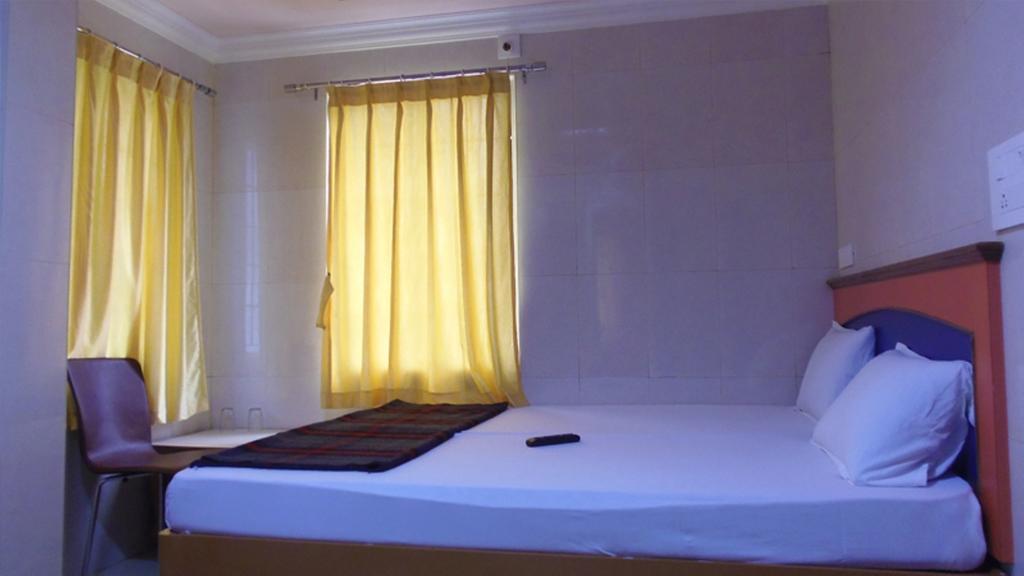 티루파티 Kvr Deluxe Residency 빌라 객실 사진