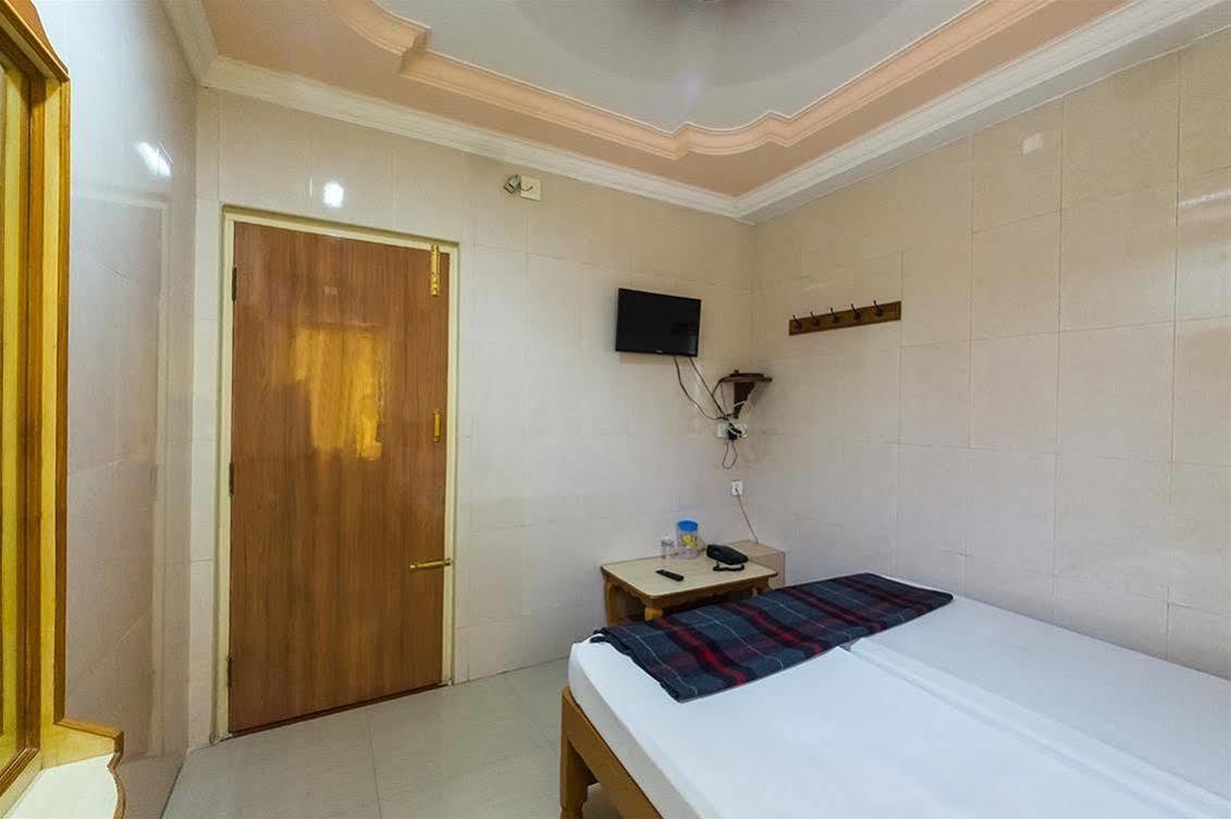 티루파티 Kvr Deluxe Residency 빌라 외부 사진