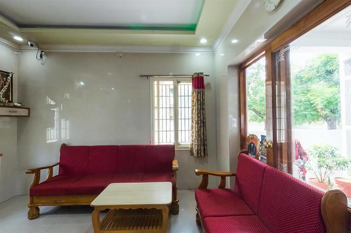 티루파티 Kvr Deluxe Residency 빌라 외부 사진